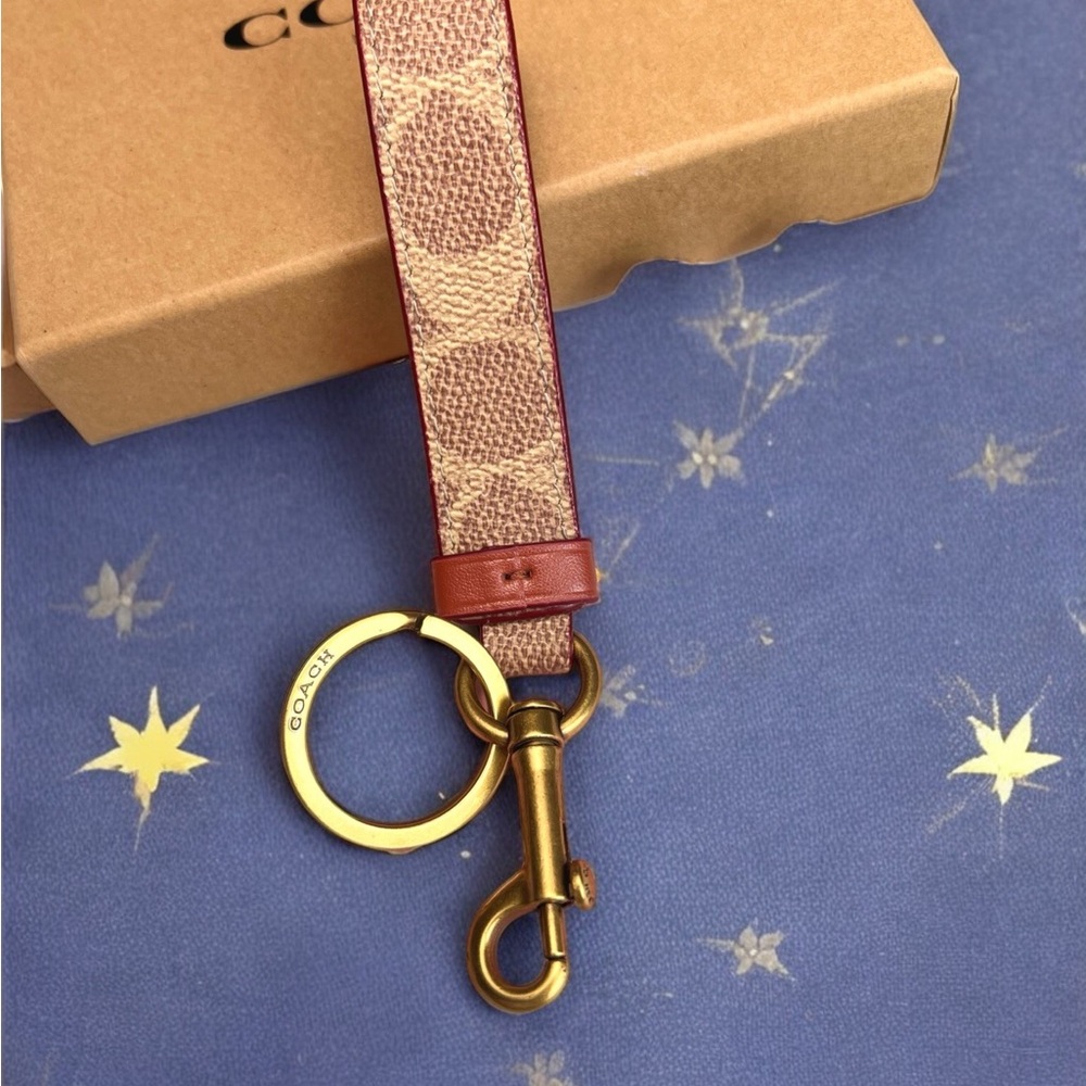 🍃Coach Brown and Gold Key Holder - Picture 6 of 8